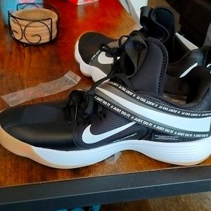 I just got an extra pair of these and I don't really want them so I'm gonna sell